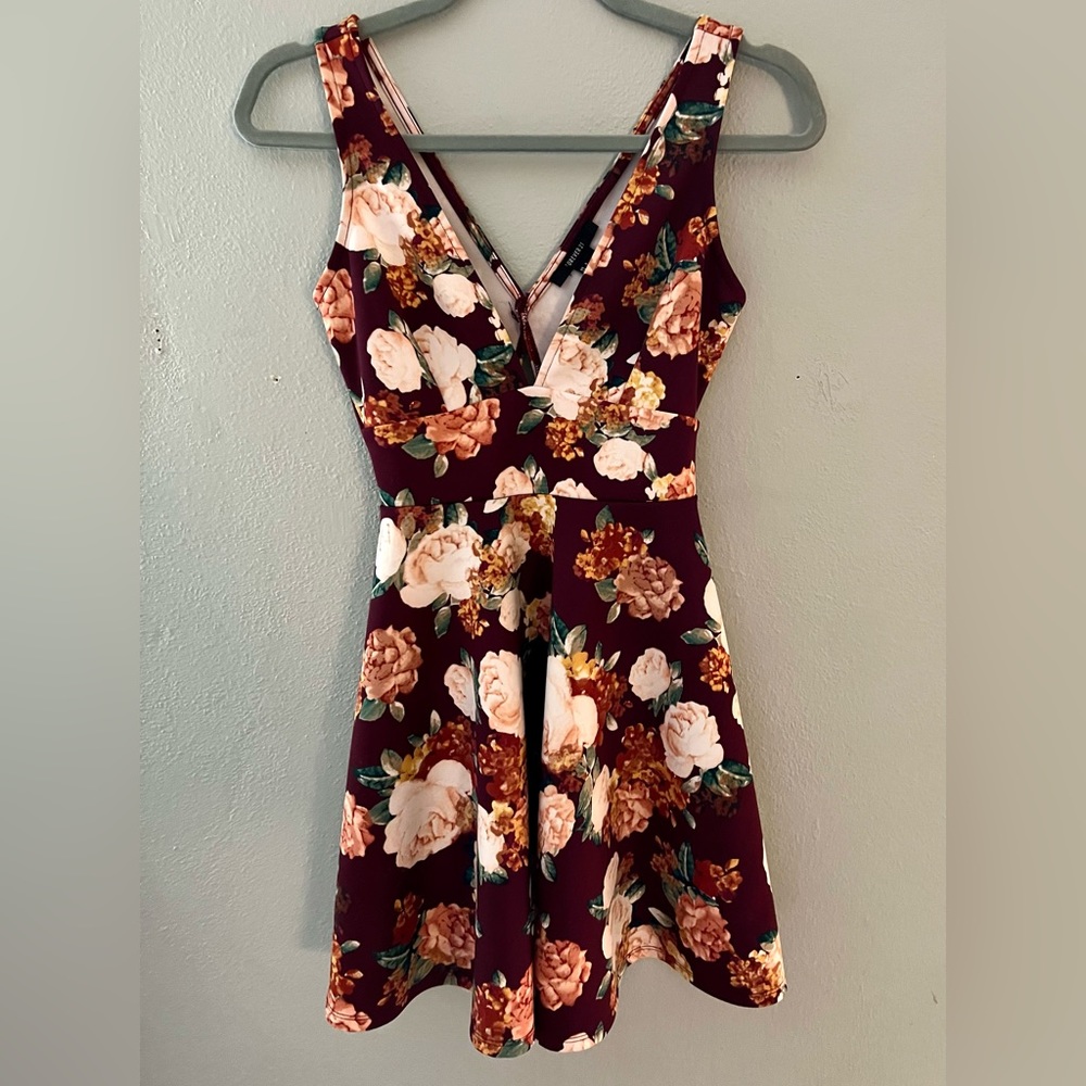 Burgundy Floral V-Neck Mini Dress, Size S